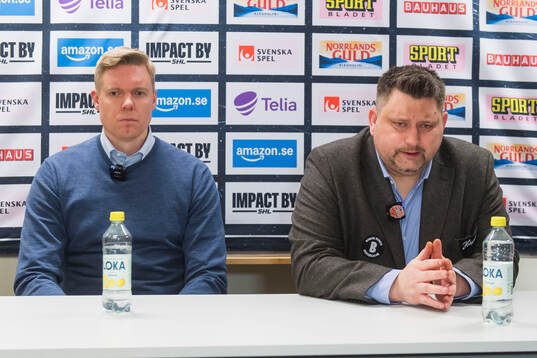 HV71s tränare Anton Blomqvist och Modos tränare Mattias