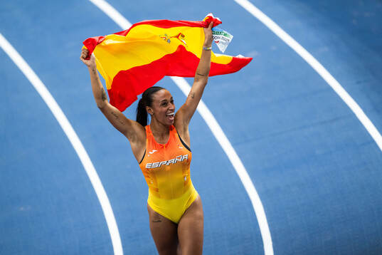 Ana Peleteiro-Compaoré of Spain celebrates