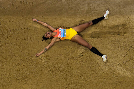 Ana Peleteiro-Compaoré of Spain celebrates