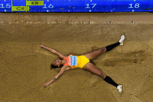 Ana Peleteiro-Compaoré of Spain celebrates