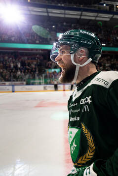 Färjestads Henrik Björklund jublar