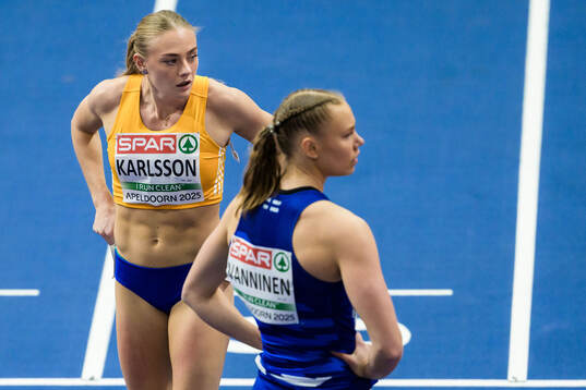 Lovisa Karlsson of Sweden and Saga Vanninen of Finland