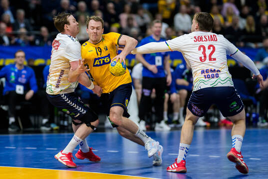 Sander Sagosen and Thomas Alfred Solstad of Norway against