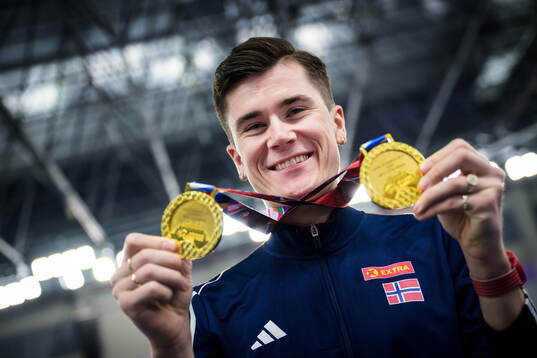 Jakob Asserson Ingebrigtsen of Norway poses with his gold