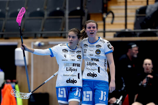 Kalmarsunds Michaela Kubecková och Linnéa Eos jublar