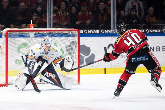 Växjös målvakt Adam Åhman och Luleås David Lilja
