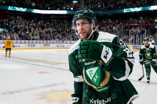 Färjestads Per Åslund jublar