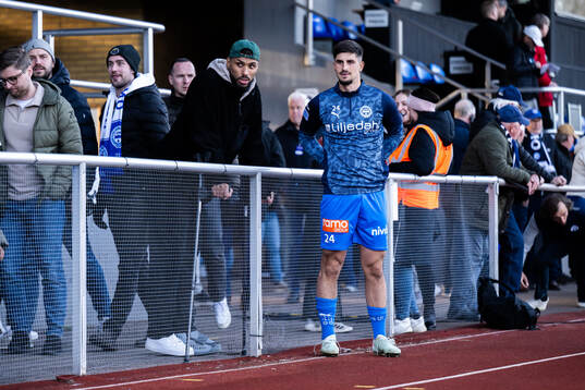 Jonathan Ursin Rasheed med Värnamos Emin Grozdanic
