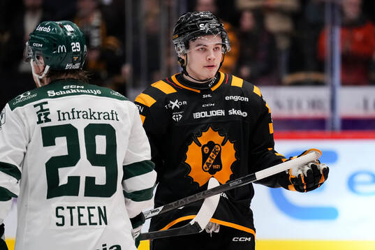 Färjestads Oskar Steen och Skellefteås Axel Sandin