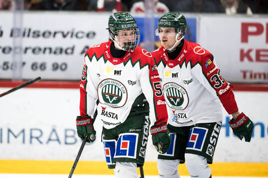 Timrås Miika Koivisto jublar
