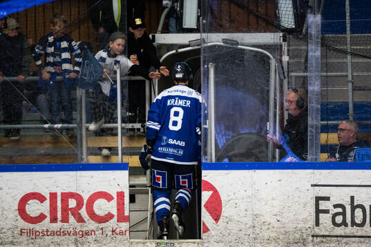 Karlskogas Måns Krämer lämnar isen