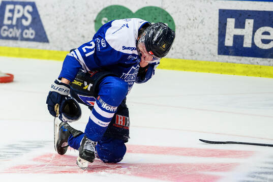 Karlskogas Christoffer Jansson har ont