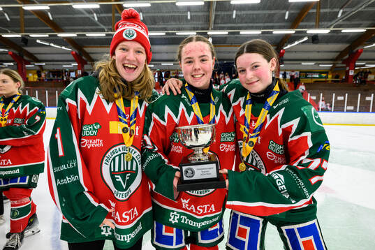 Frölundas Maja Stäring och Julia Pehrsson