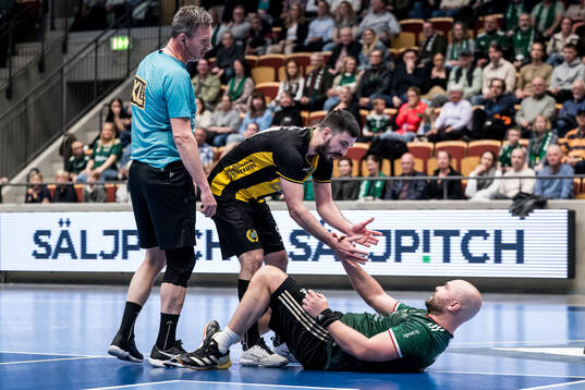 Hammarbys Josef Pujol och OV Helsingborgs Emil Andersson