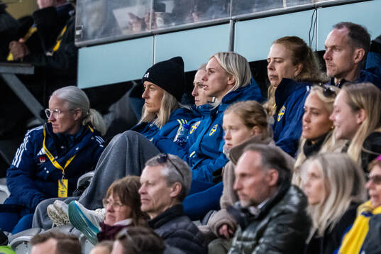 Assistant coach Victoria Sandell, Emma Kullberg, Rebecka