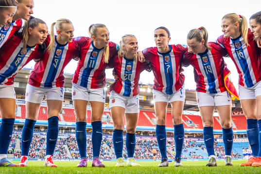 Vilde Bøe Risa, Karina Sævik, Synne Sofie Kinden Jensen,