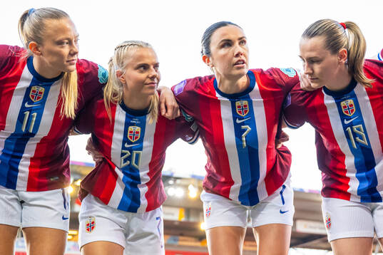 Synne Sofie Kinden Jensen, Emilie Woldvik, Ingrid Syrstad