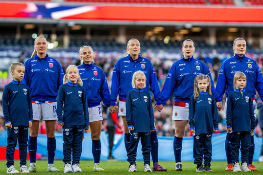 Frida Maanum, Emilie Woldvik, Synne Sofie Kinden Jensen and