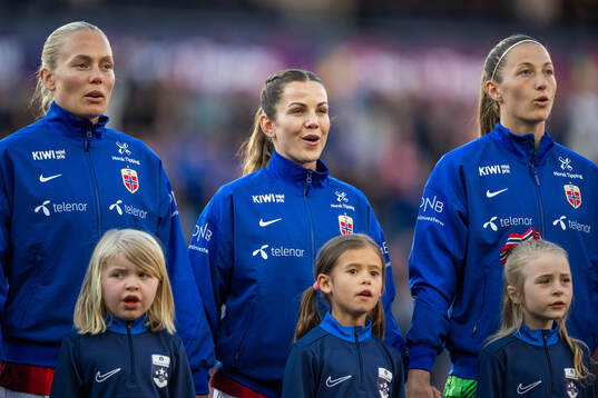 Guro Bergsvand, Tuva Hansen and goalkeeper Cecilie
