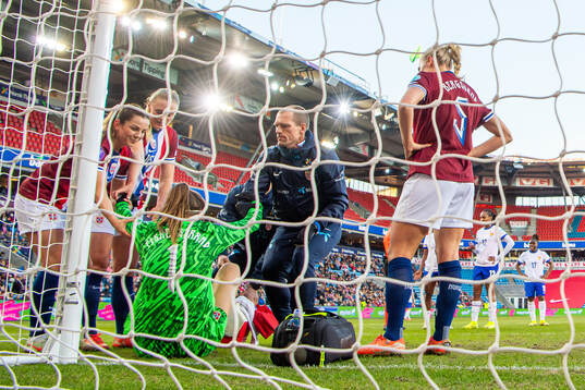 Tuva Hansen, Mathilde Harviken, goalkeeper Cecilie