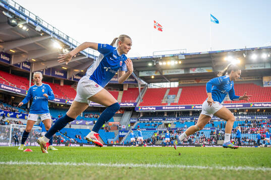 Karina Sævik of Norway warms up