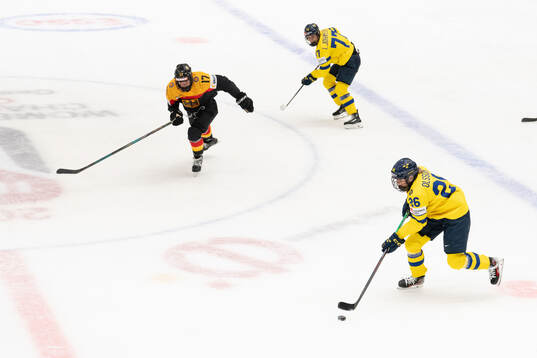 Linnea Johansson och Hanna Olsson of Sweden