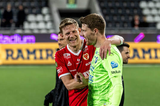 Kalmars Lars Sætra och Oddevolds målvakt Morten Sætra