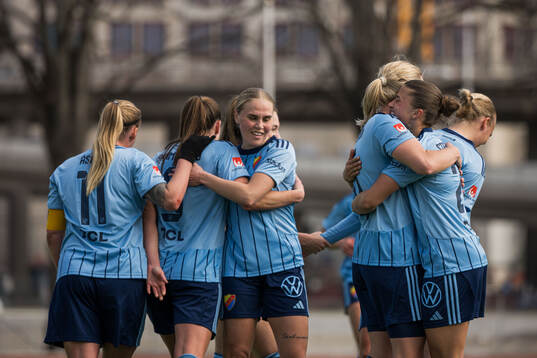 Djurgårdens Pauline Hammarlund jublar