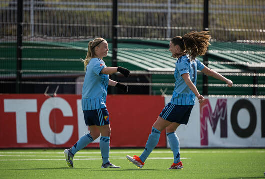 Djurgårdens Therese Åsland jublar