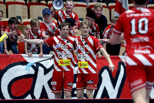 Pixbos Felix Lanver och Arvid Äse jublar
