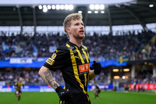 Häckens Simon Gustafson jublar