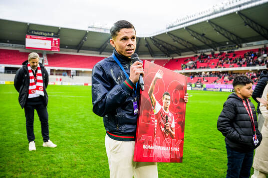 Fd Kalmarspelaren Romario tackas av