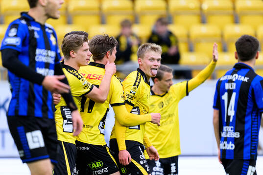 Elfsborgs Ari Sigurpálsson jublar