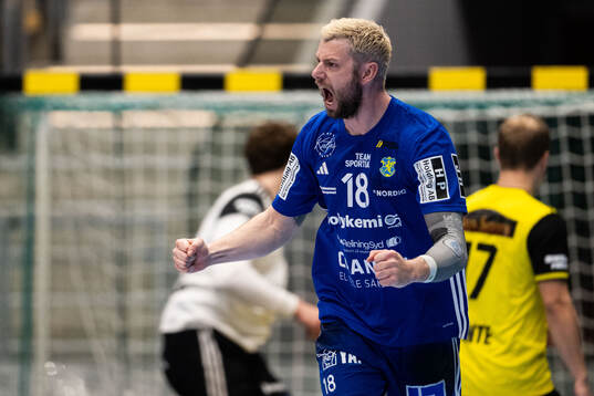 Ystad IFs Niclas Ekberg jublar