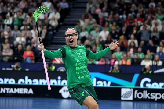 Thorengruppens Veera Kauppi jublar