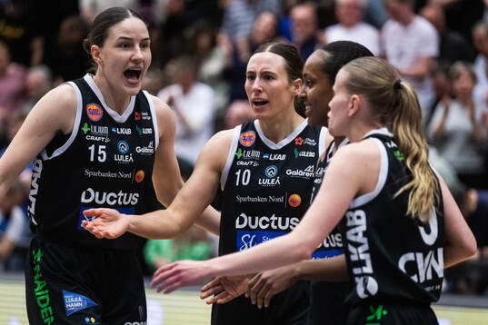 Luleås Fanny Wadling och Mehryn Kraker
