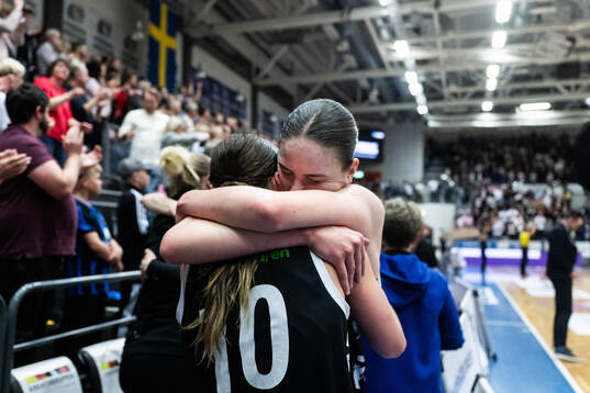 Luleås Fanny Wadling jublar
