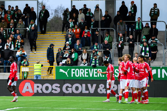 Kalmars spelare jublar