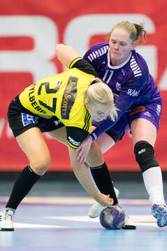 Sävehofs Thea Kylberg och Skaras Natacha Buhl