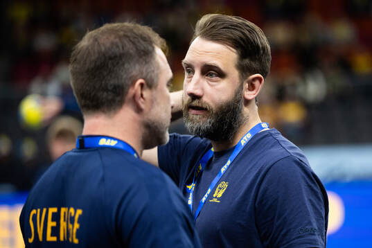 Assistant coach Patrik Fahlgren and head coach Michael