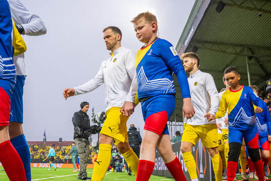 Brede Moe of Bodø/Glimt enters the pitch