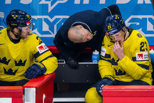 Lucas Raymond of Sweden in pain