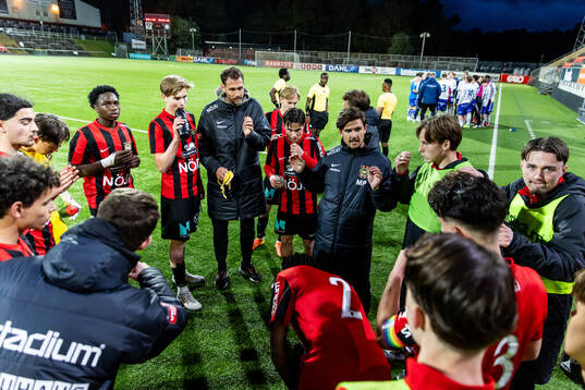 Brommapojkarnas spelare samlas