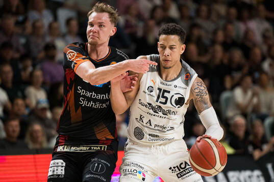 Borås Oskar Palmquist och Norrköpings Pierre Hampton