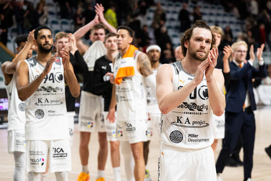 Norrköpings Tim Schuberg jublar