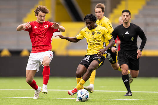 Kalmars Antonio Kujundzic och Elfsborgs Ozor Victor Okeke