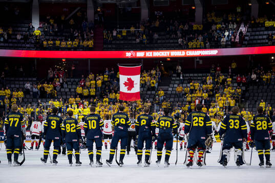 Players of Sweden look dejected