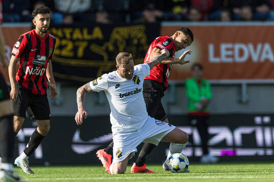 AIKs John Guidetti och Brommapojkarnas Nabil Bahoui