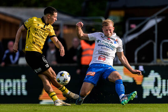 Mjällbys Nicklas Røjkjær och Värnamos Johan Rapp
