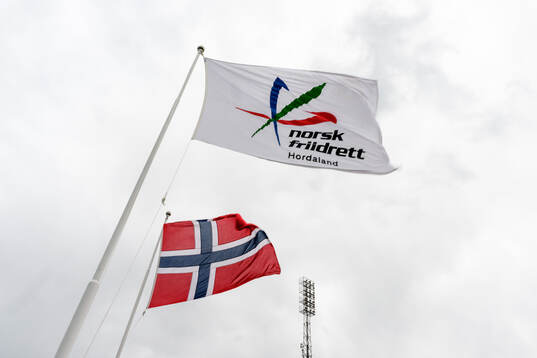 Strong winds at Fana Stadion